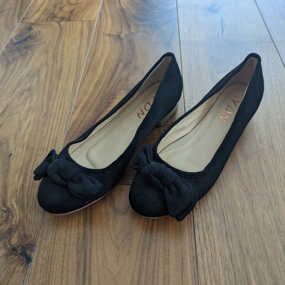 Cute Black velvet look flats with bow